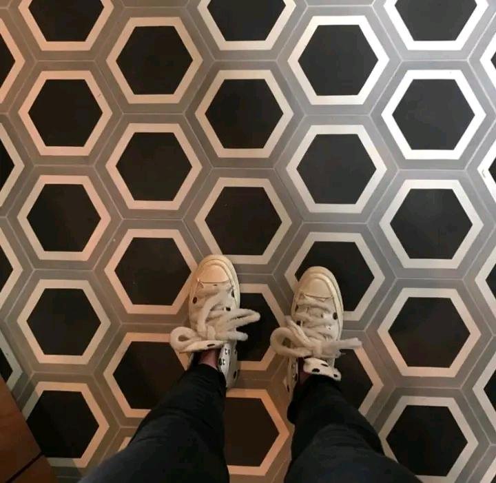 Moroccan 3D Hexagon Cement Tile – Charcoal, Silver & White Illusion